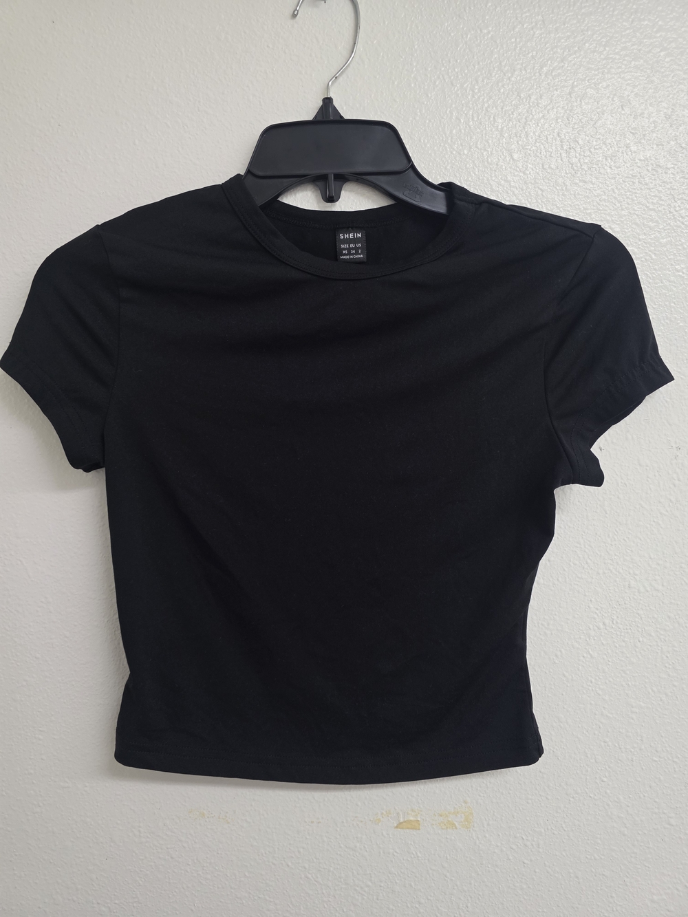 SHEIN Black Short Sleeve Crewneck Crop Tee (0724)